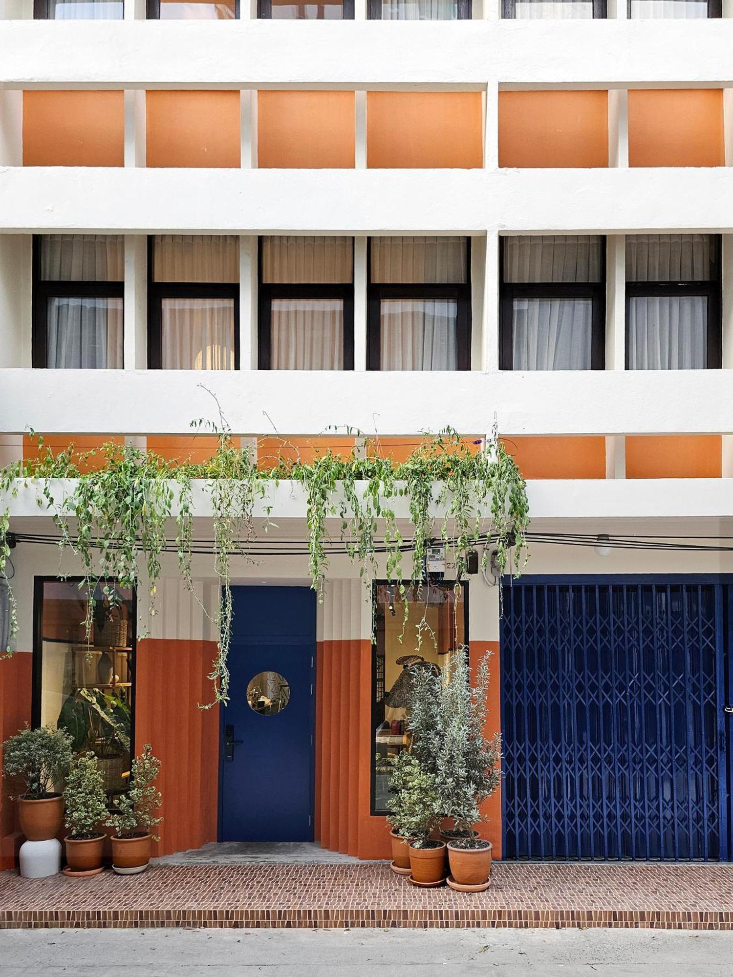 Blu Dock Restel Bangkok Exterior photo